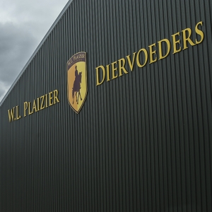 over-ons-algemeen buiten kant van plaizier diervoerders
